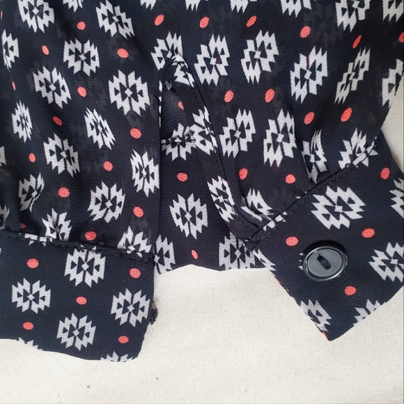 Dress with asimetrical design.  Sz M. - Picture 6 of 6